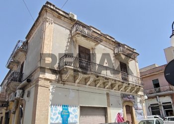 Edificio all\'aperto - Casa semi indipendente via Garibaldi
 
20, Pachino - foto 2