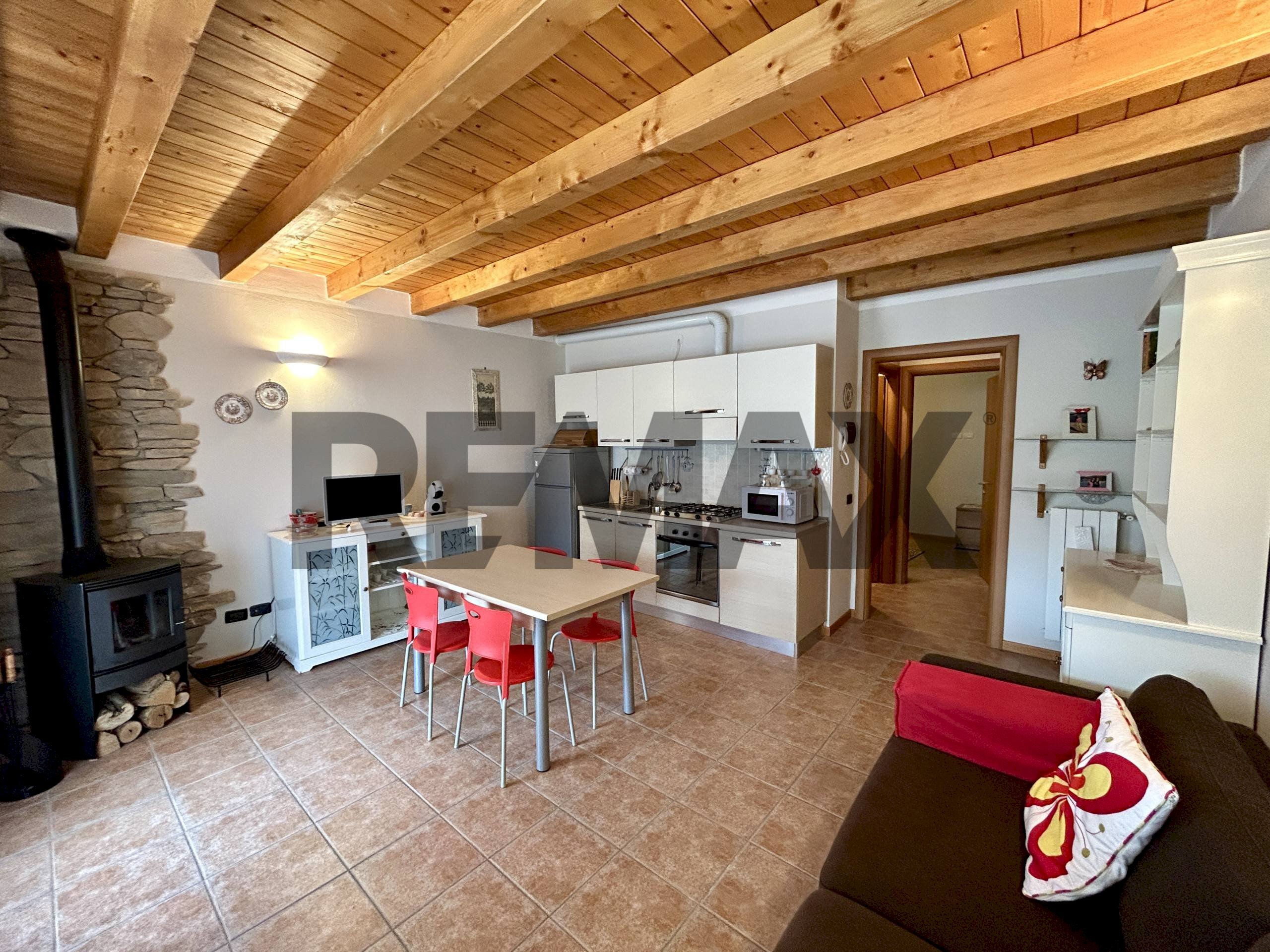 Sala da pranzo - Two-room apartment via Strada del Vento
22, Bianzano - photo 3