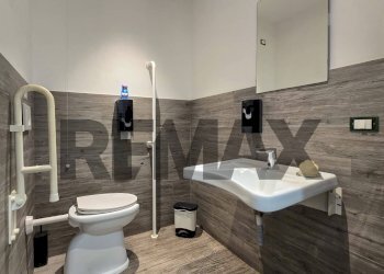 Bagno - Attività Commerciale Via Attilio Forlani
24, Cepagatti - foto 28