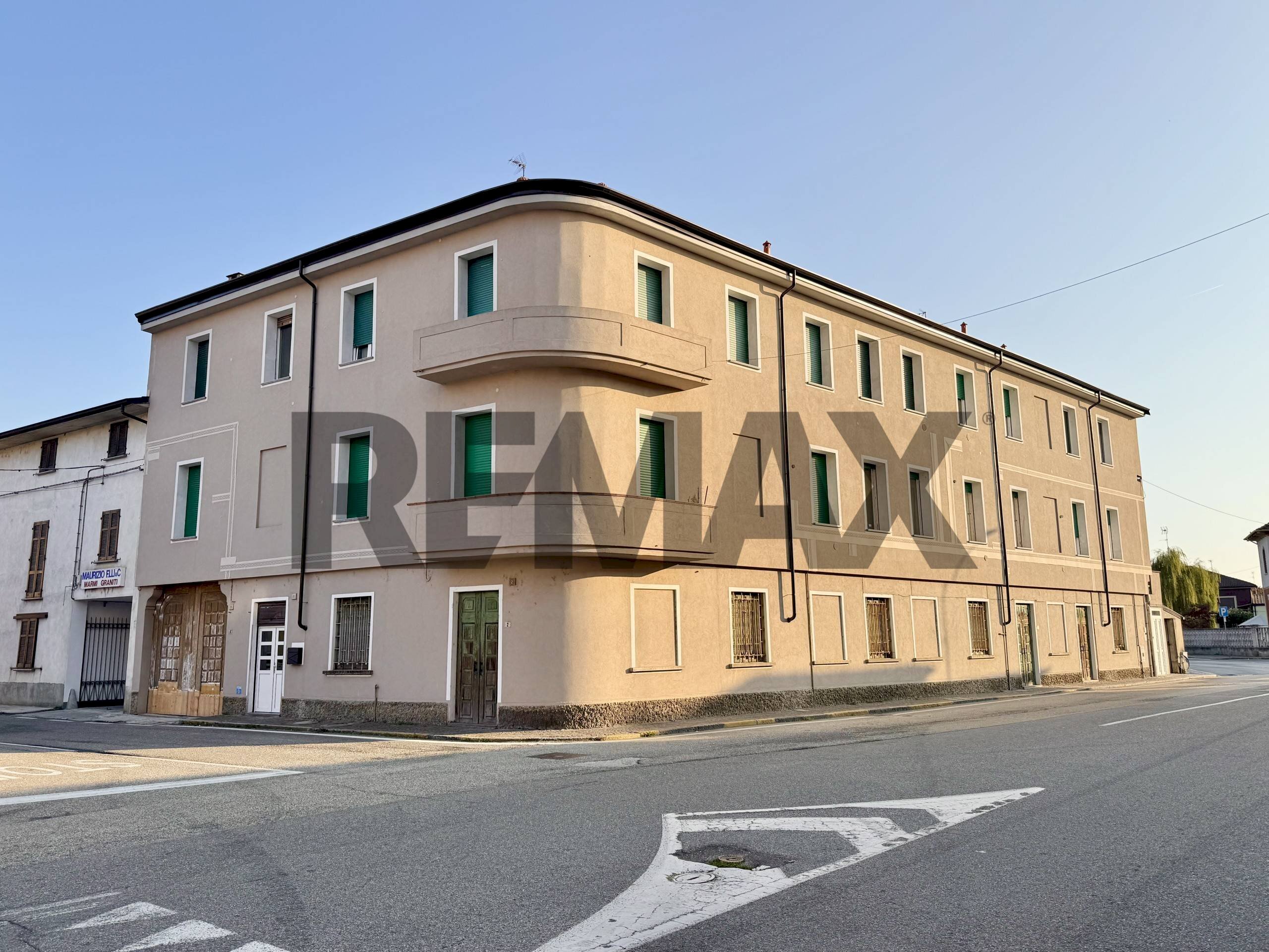Edificio all\'aperto - Trilocale VIA SAN PIETRO
 
4, Garlasco - foto 1