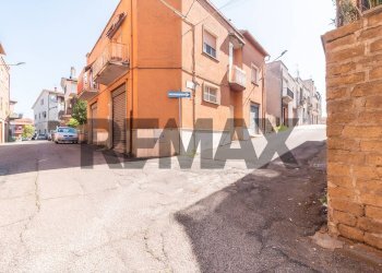 Edificio all\'aperto - Box Via Padre Alessandro Mari
 
5, Ischia di Castro - photo 2