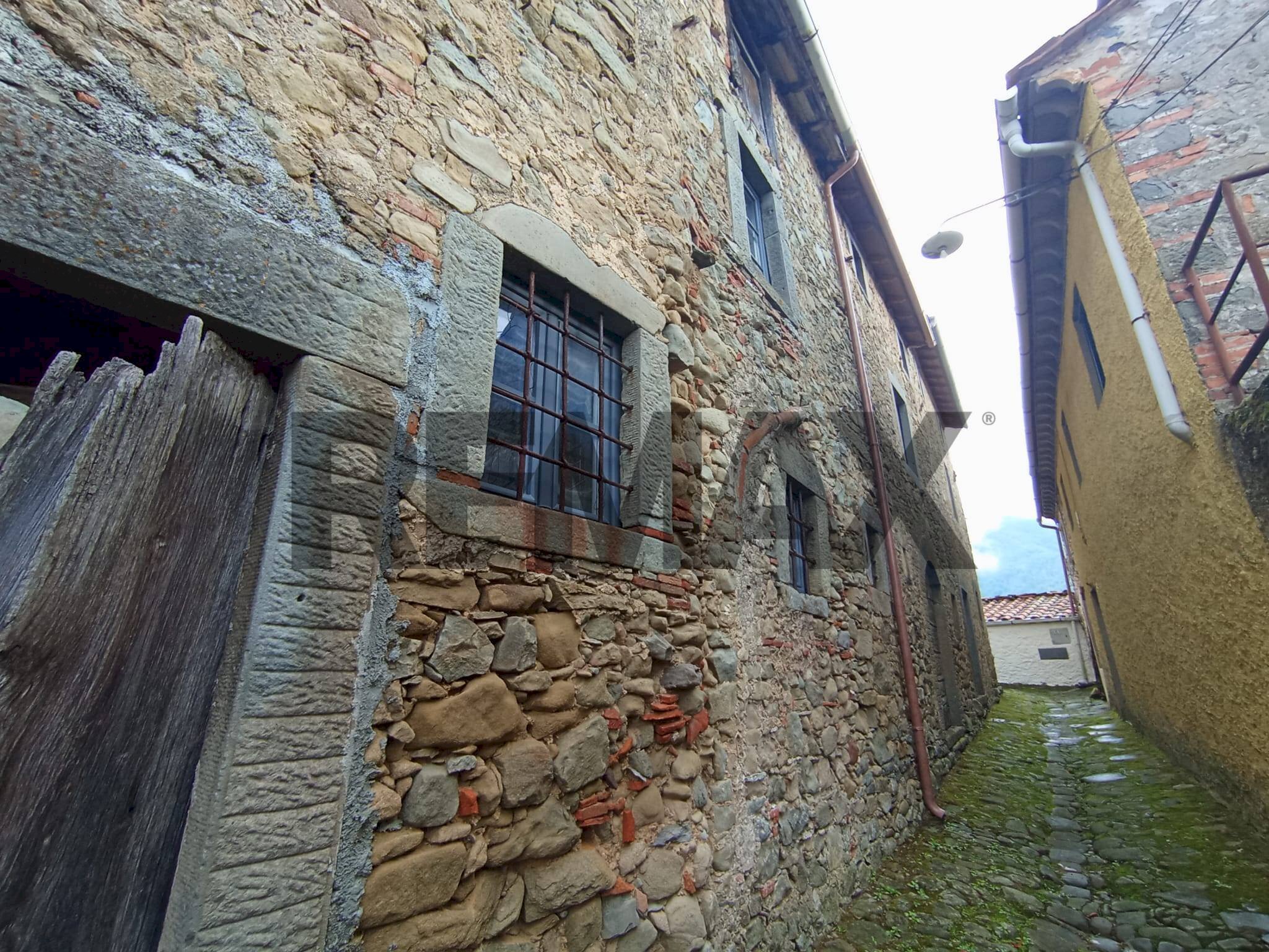 Edificio all\'aperto - Casa indipendente LOCALITA' RIOLO
102, Bagni di Lucca - foto 3