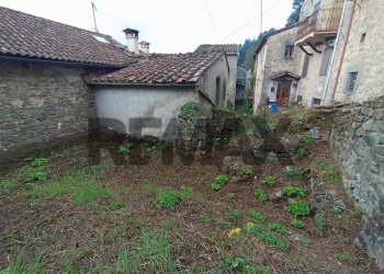 Giardino - Casa indipendente LOCALITA' RIOLO
 
102, Bagni di Lucca - foto 7