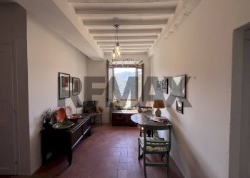 Hall / corridoio - Casa indipendente LOCALITA' FOSSA A MONTE
 
11, Bagni di Lucca - foto 14