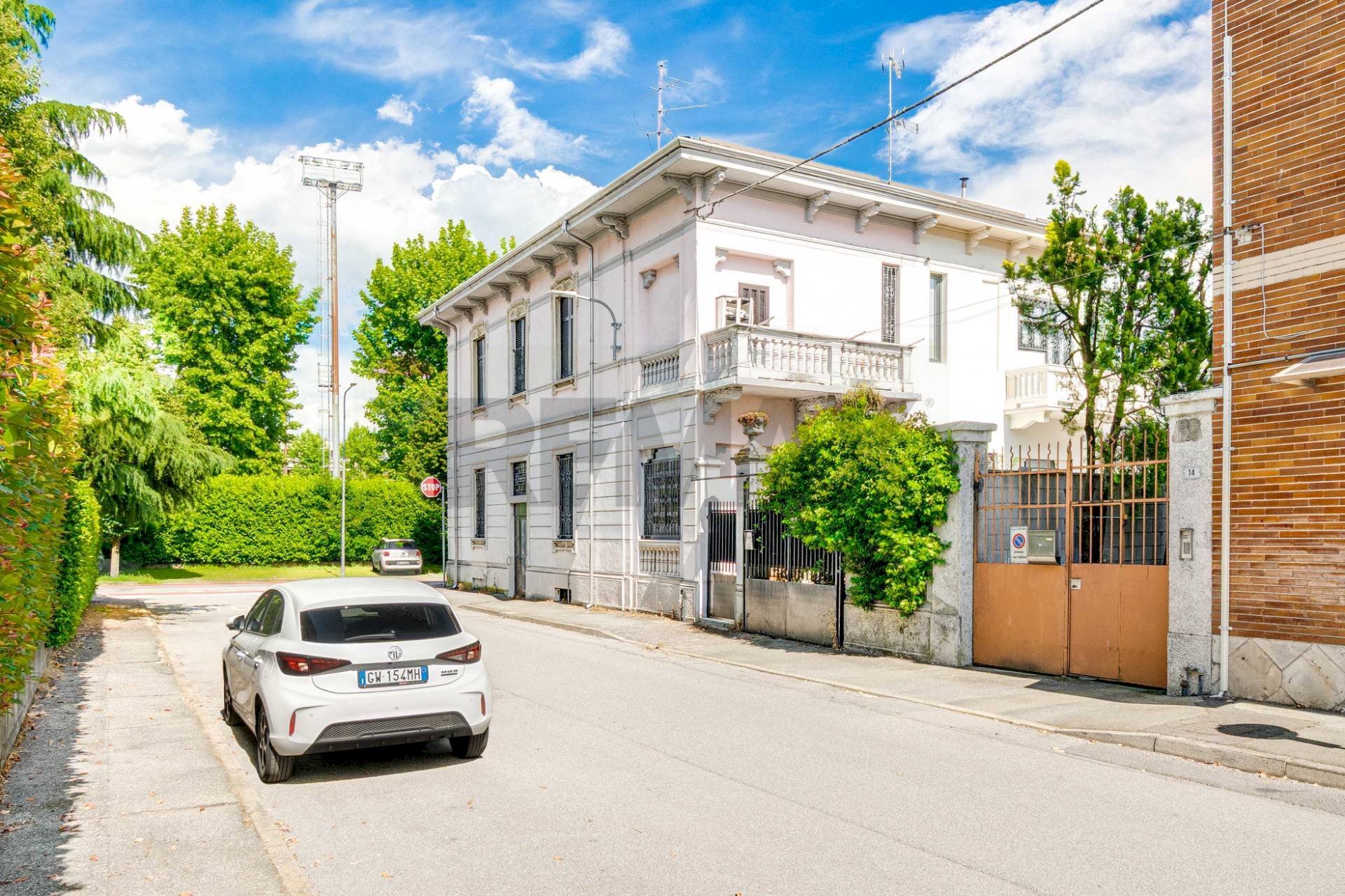 Casa all\'aperto - Villa via Pascoli
 
16, Busto Arsizio - photo 1