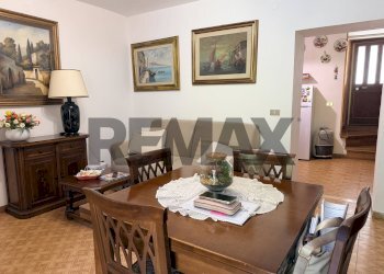 Sala da pranzo - Two-room apartment Via Borgo Nuovo
 
7, Villetta Barrea - photo 6