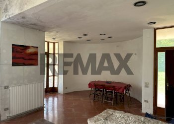 Sala da pranzo - Villa Via Santa Maria
 
30, Isernia - foto 21