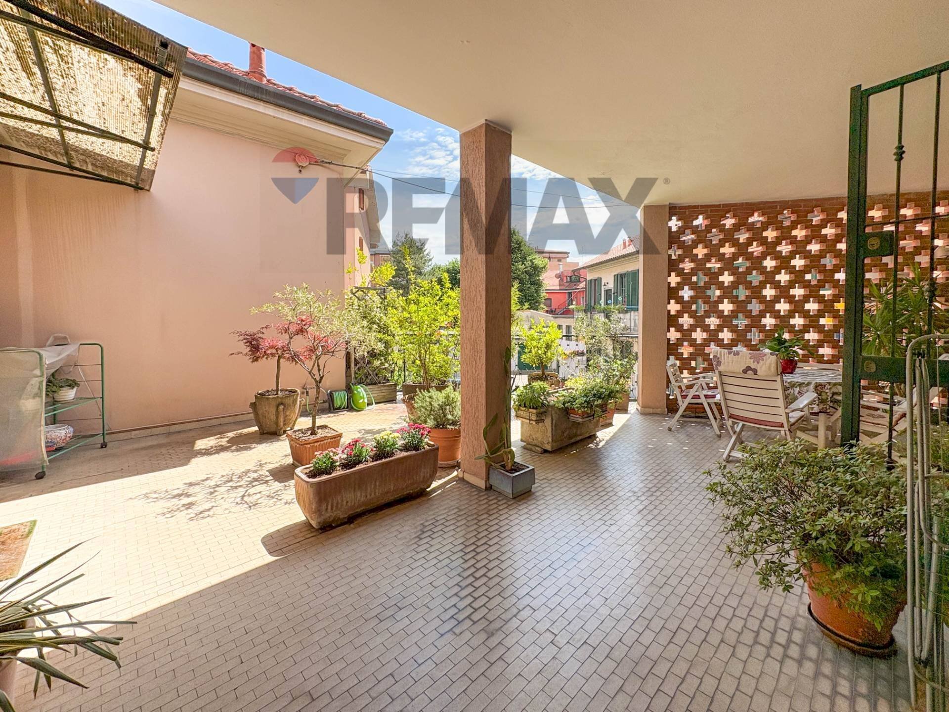 Terrazza - Four-room apartment viale vittorio veneto
 
14, Brugherio - photo 1