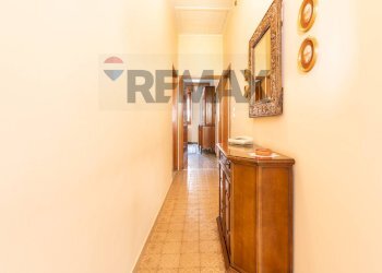 Hall / corridoio - Four-room apartment viale vittorio veneto
 
14, Brugherio - photo 5