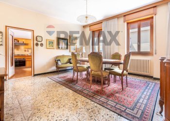 Sala da pranzo - Four-room apartment viale vittorio veneto
 
14, Brugherio - photo 7