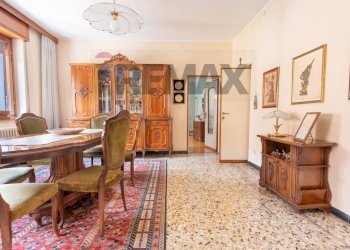 Sala da pranzo - Four-room apartment viale vittorio veneto
 
14, Brugherio - photo 10