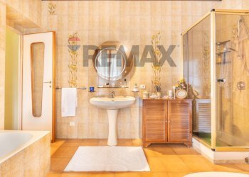 Bagno - Four-room apartment viale vittorio veneto
 
14, Brugherio - photo 24
