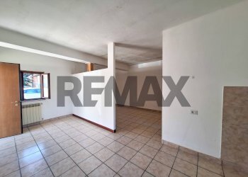 Stanza vuota - Casa semi indipendente FRAZIONE FORNACI
 
86, Fagnano Olona - foto 3