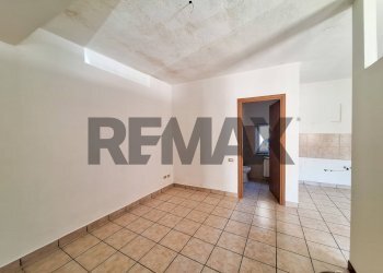 Stanza vuota - Casa semi indipendente FRAZIONE FORNACI
 
86, Fagnano Olona - foto 10