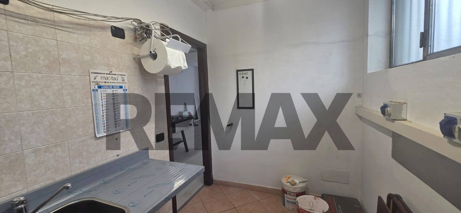 Hall / corridoio - Commercial Premises Via Frateli Vigorelli
2, Gallarate - photo 3
