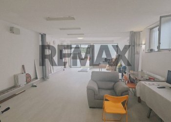Soggiorno - Commercial Premises Via Frateli Vigorelli
2, Gallarate - photo 11