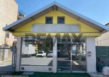 Casa all\'aperto - Locale Commerciale Via Frateli Vigorelli
2, Gallarate - foto 1