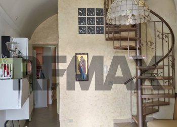 Scale - Casa indipendente Via Ignazio Pagano
 
77, Monterosso Almo - foto 1