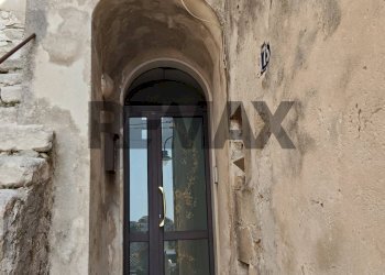 Edificio all\'aperto - Casa indipendente Via Ignazio Pagano
 
77, Monterosso Almo - foto 2