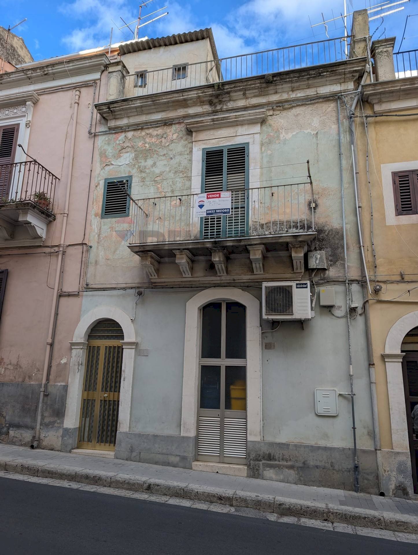 Edificio all\'aperto - Semi-detached house VIA GIOVANNI MELI
 
7, Ragusa - photo 1