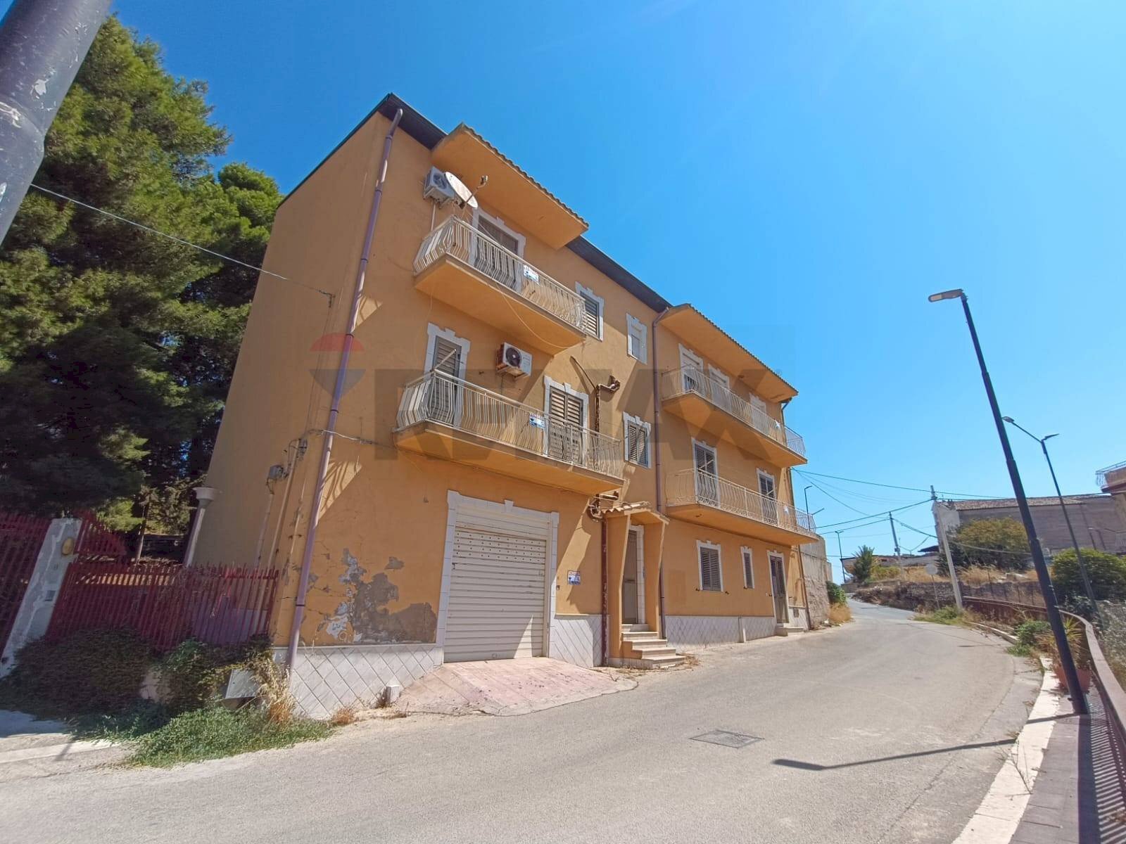 Edificio all\'aperto - Semi-detached house Don Giuseppe Arcieri
 
4, Favara - photo 1