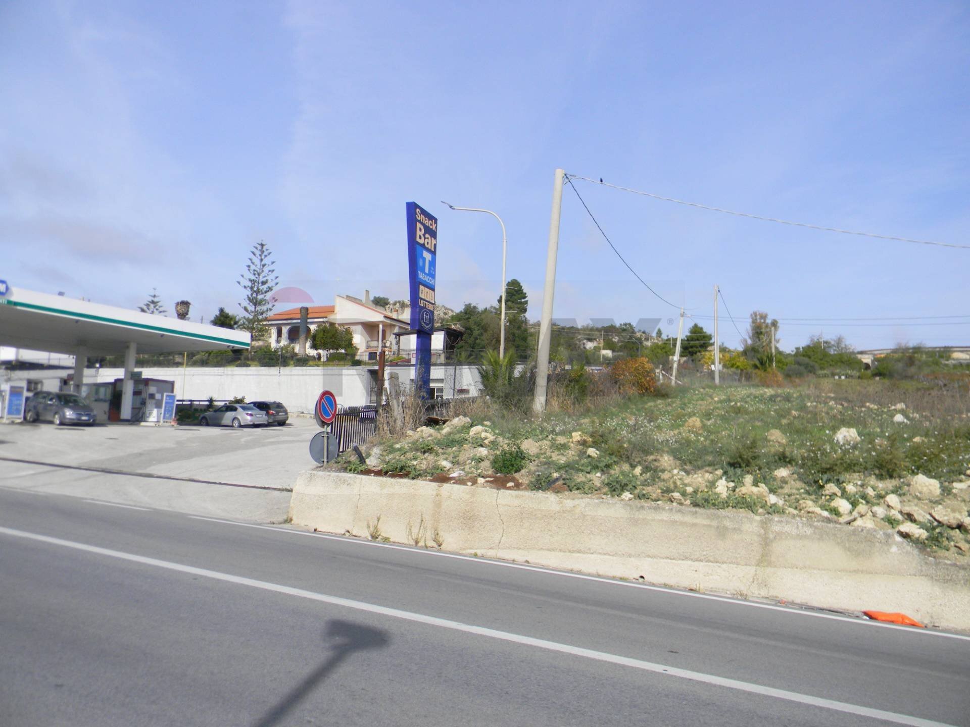 Edificio all\'aperto - Bar Tavola Calda - Fredda S.S. 122 KM 27 C/da Aquilata, Canicattì - foto 2
