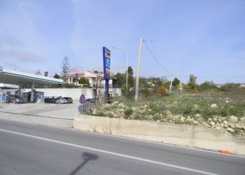 Edificio all\'aperto - Bar Tavola Calda - Fredda S.S. 122 KM 27 C/da Aquilata, Canicattì - foto 2
