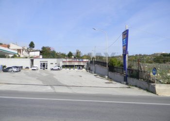 Edificio all\'aperto - Bar Tavola Calda - Fredda S.S. 122 KM 27 C/da Aquilata, Canicattì - foto 5