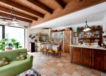 Sala da pranzo - Casa indipendente XXIV Maggio
 
24, Canosa di Puglia - foto 7