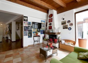 Soggiorno - Casa indipendente XXIV Maggio
 
24, Canosa di Puglia - foto 8