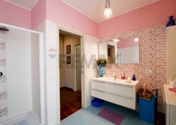 Bagno - Casa indipendente XXIV Maggio
 
24, Canosa di Puglia - foto 23