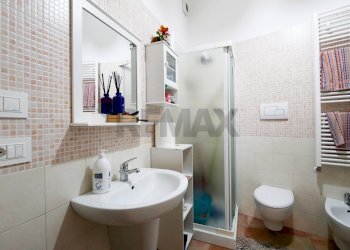 Bagno - Casa indipendente XXIV Maggio
 
24, Canosa di Puglia - foto 28