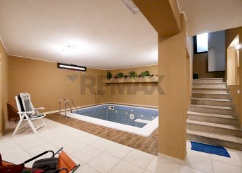 Piscina - Casa indipendente XXIV Maggio
 
24, Canosa di Puglia - foto 36