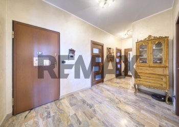 Hall / corridoio - Four-room apartment via monterosa
83, Torino - photo 5
