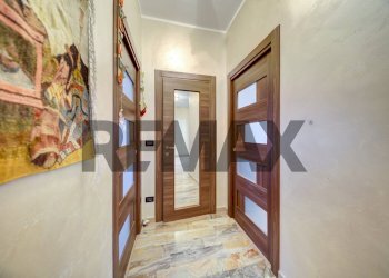 Hall / corridoio - Four-room apartment via monterosa
83, Torino - photo 7