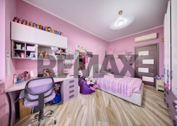 Camera / camera da letto - Four-room apartment via monterosa
83, Torino - photo 22