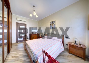 Camera / camera da letto - Four-room apartment via monterosa
83, Torino - photo 24