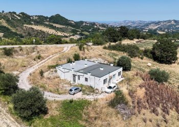 Foto 1 - Independent house SAN FELICE, Torricella Sicura - photo 1
