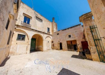Cortile interno - Casa indipendente via Giacomo Matteotti, Alezio - foto 2