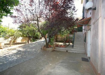 Giardino - Casa indipendente via Estramurale di Ponente, Matino - foto 7