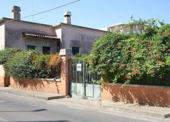 Facciata - Casa indipendente via Estramurale di Ponente, Matino - foto 43
