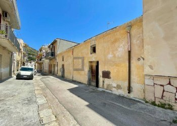Foto 2 - Casa indipendente Via Amendola
23, Castellammare del Golfo - foto 2