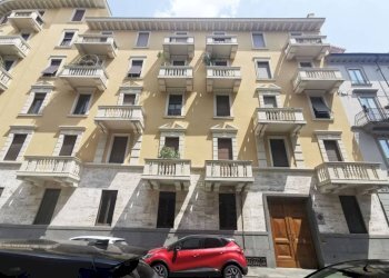 Facciata - Appartamento via Giacinto Collegno, 5, Torino (zona San Donato) - foto 2