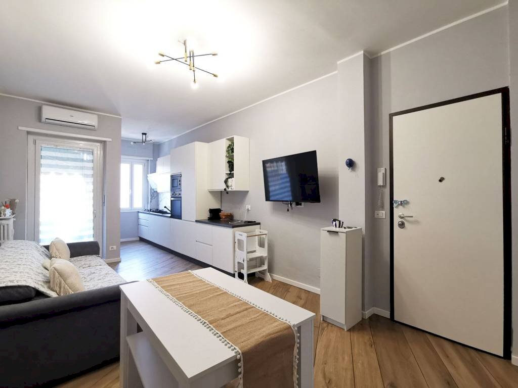 Salone - Three-room apartment via Pianfei, 9, Torino (neighborhood Borgo Vittoria) - photo 1