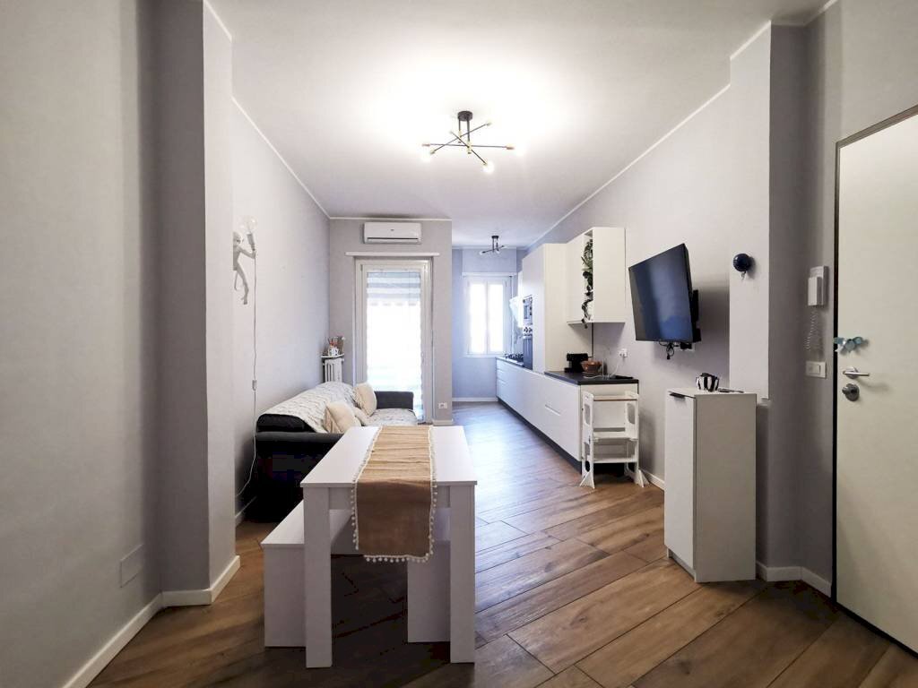 Salone - Three-room apartment via Pianfei, 9, Torino (neighborhood Borgo Vittoria) - photo 2