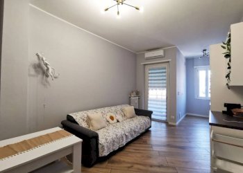 Salone - Three-room apartment via Pianfei, 9, Torino (neighborhood Borgo Vittoria) - photo 13