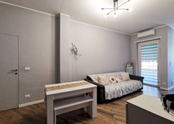 Camera da letto - Three-room apartment via Pianfei, 9, Torino (neighborhood Borgo Vittoria) - photo 14