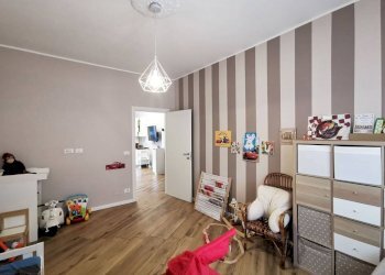Camera da letto - Three-room apartment via Pianfei, 9, Torino (neighborhood Borgo Vittoria) - photo 24