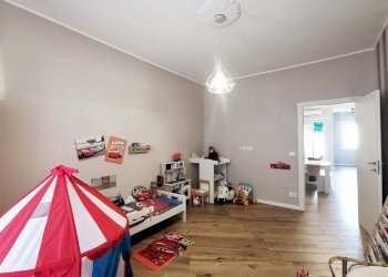 Camera da letto - Three-room apartment via Pianfei, 9, Torino (neighborhood Borgo Vittoria) - photo 25