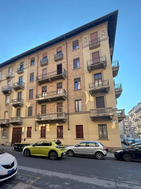 Facciata - Box via Emanuele Luserna di Rorà, 23, Torino (zona Cenisia) - foto 2